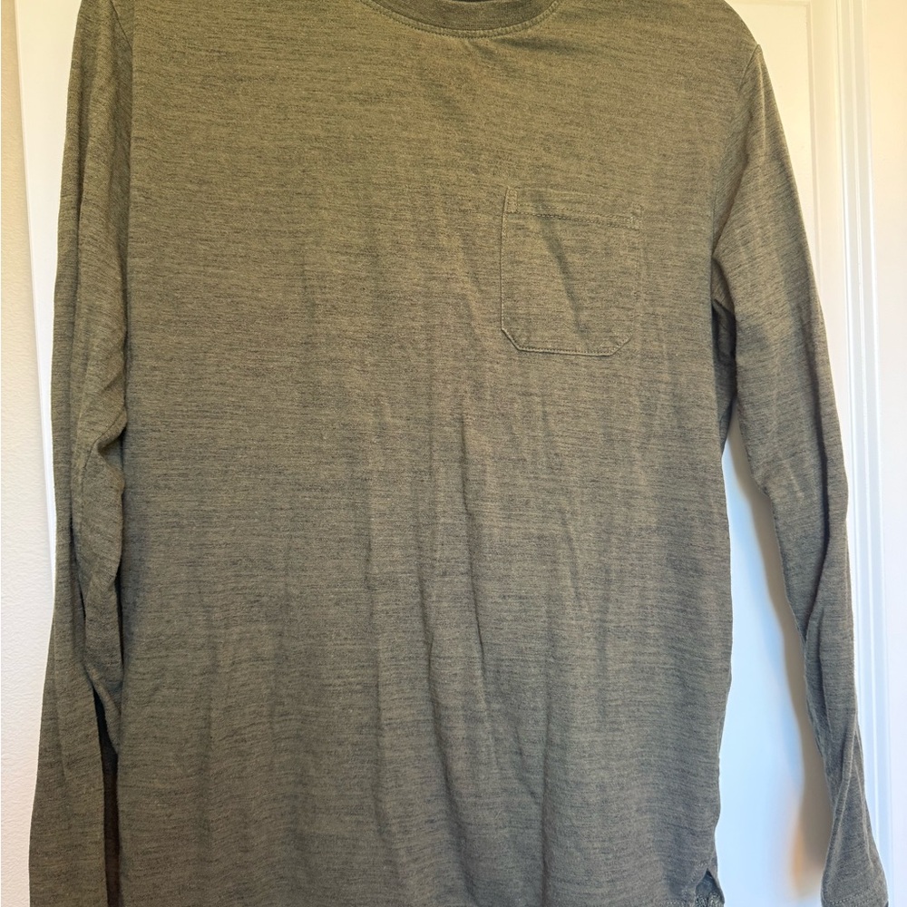 Classic Green Long Sleeve Tee with Textured Fabric
